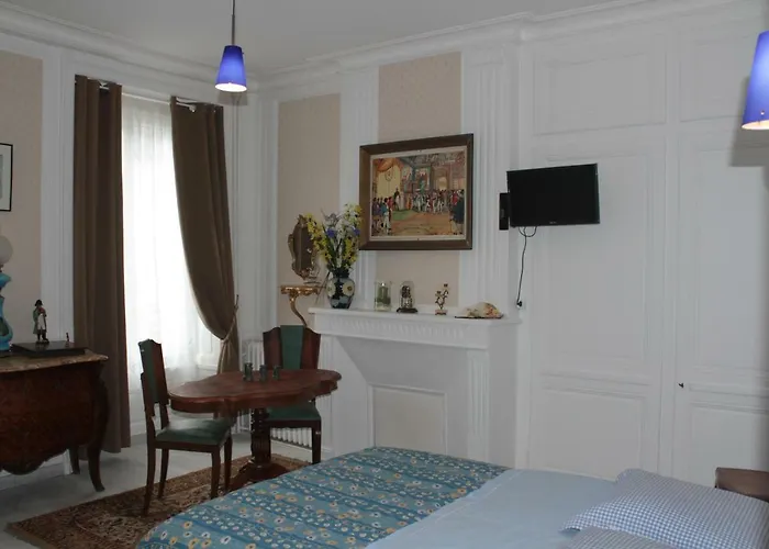 Les Unelli 招待所 3*